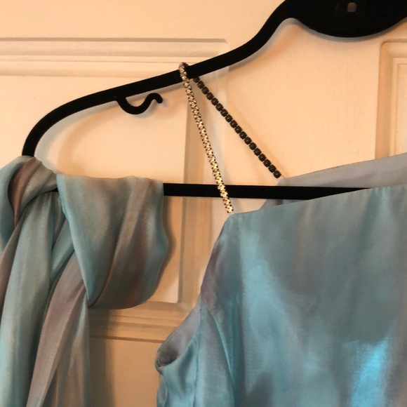 Young girls formal dress with matching scarf - Picture 2 of 6